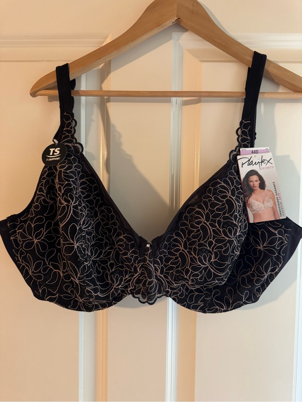 Playtex Black Lace-Embroidered Underwire Bra